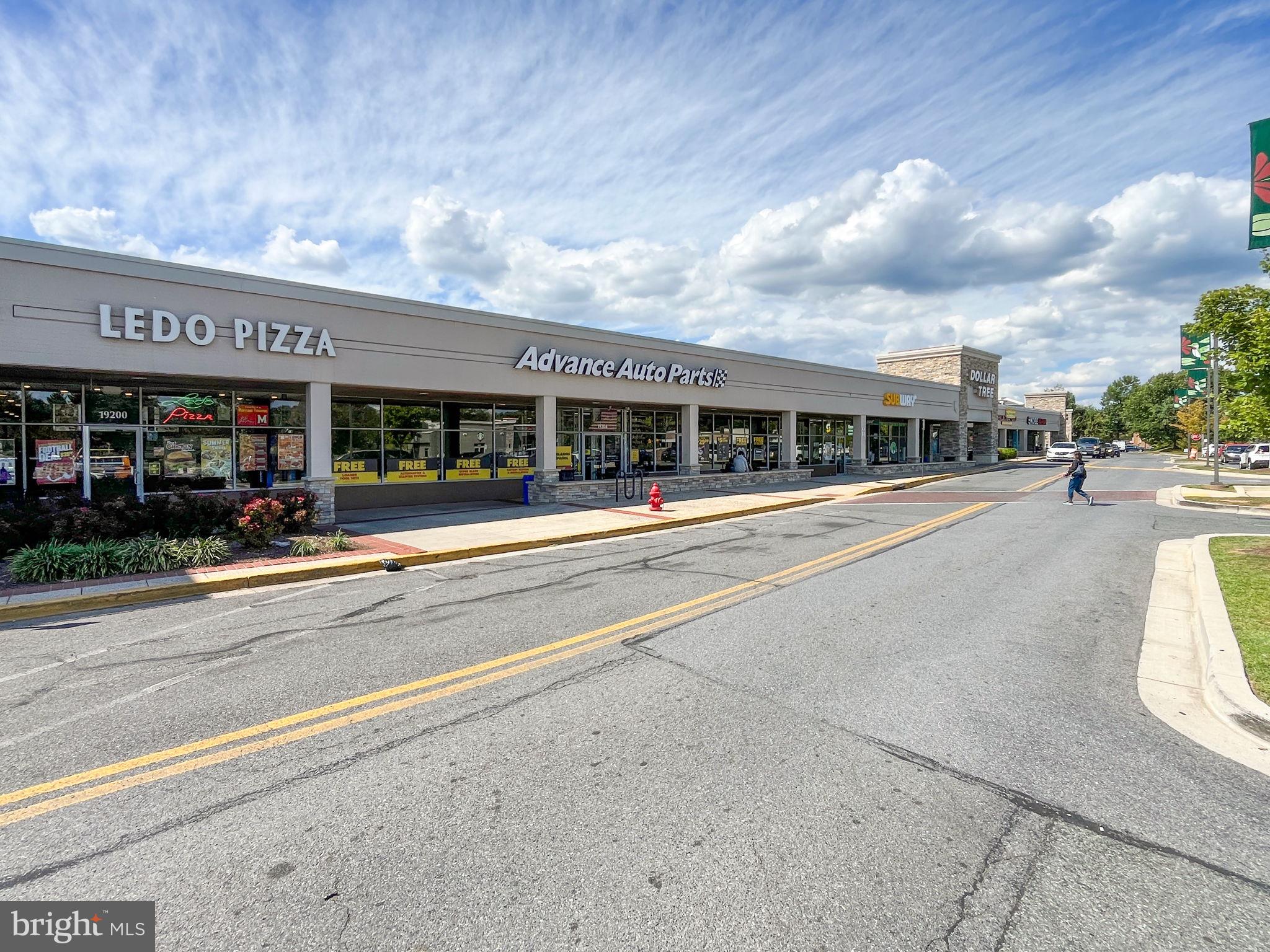 SHADOW OAK - Residential