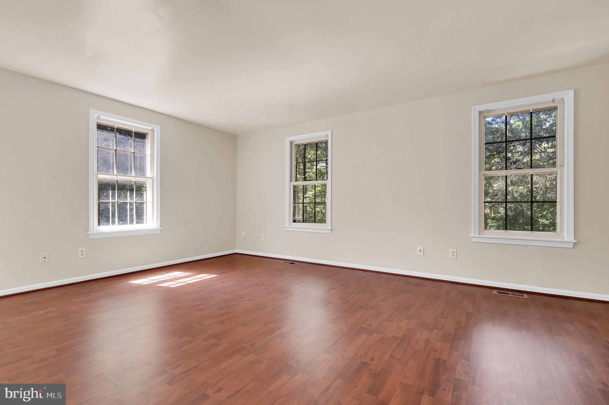 SHADOW OAK - Residential