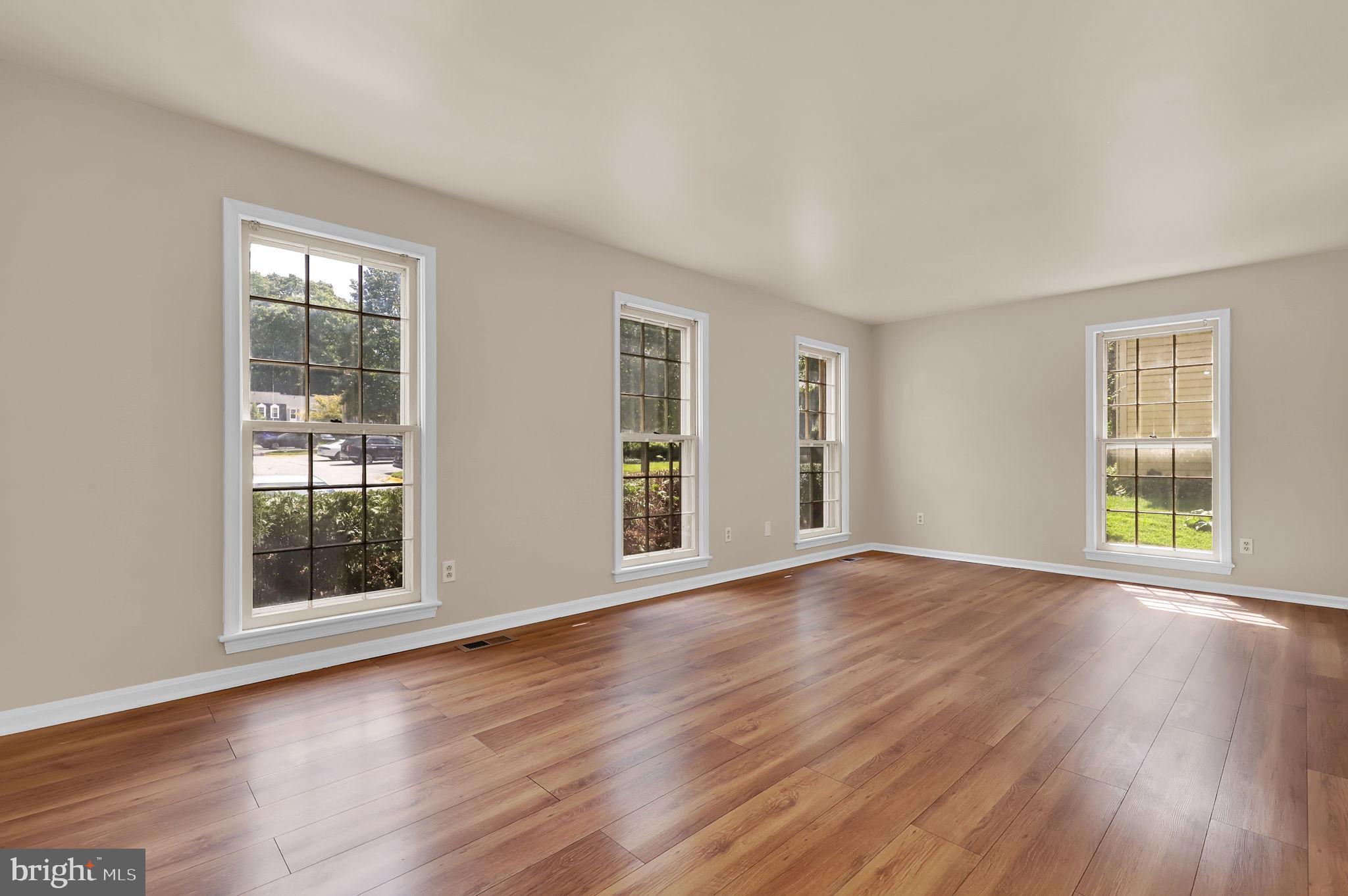 SHADOW OAK - Residential