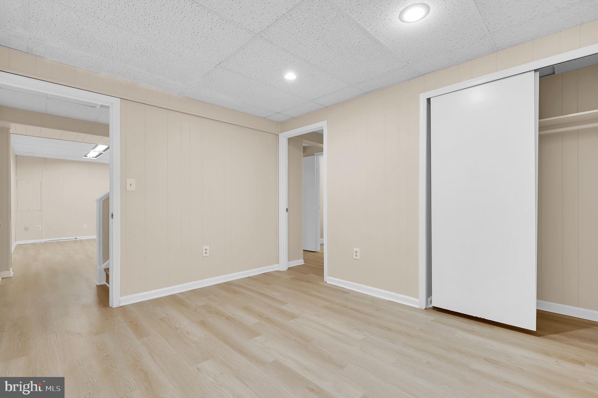 SHADOW OAK - Residential