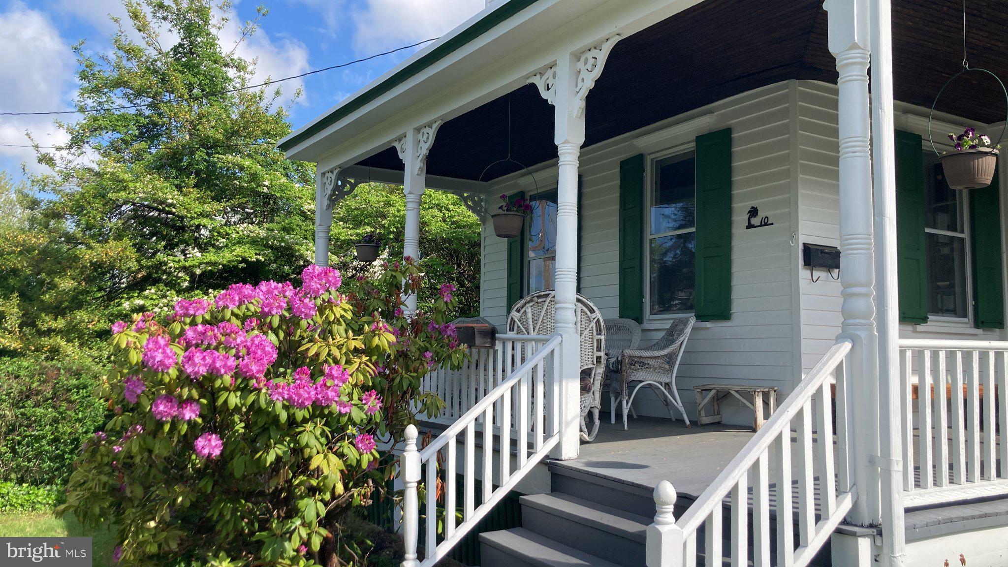 10 STACEY AVENUE