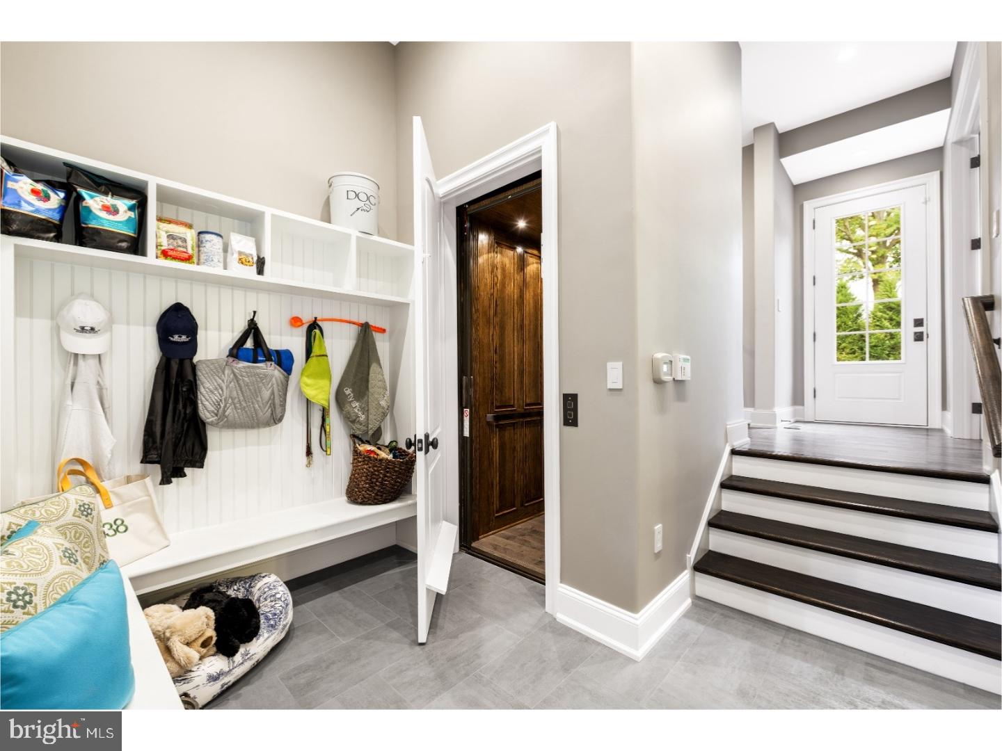 CHESTNUT HILL - Residential