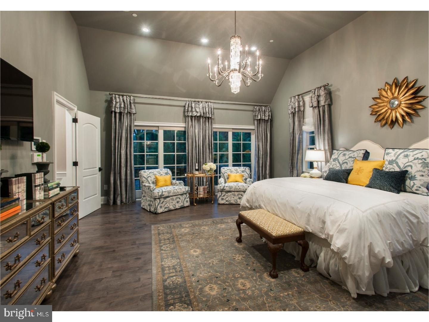 CHESTNUT HILL - Residential