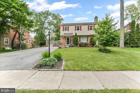 208 RAMBLING WAY SPRINGFIELD PA 19064