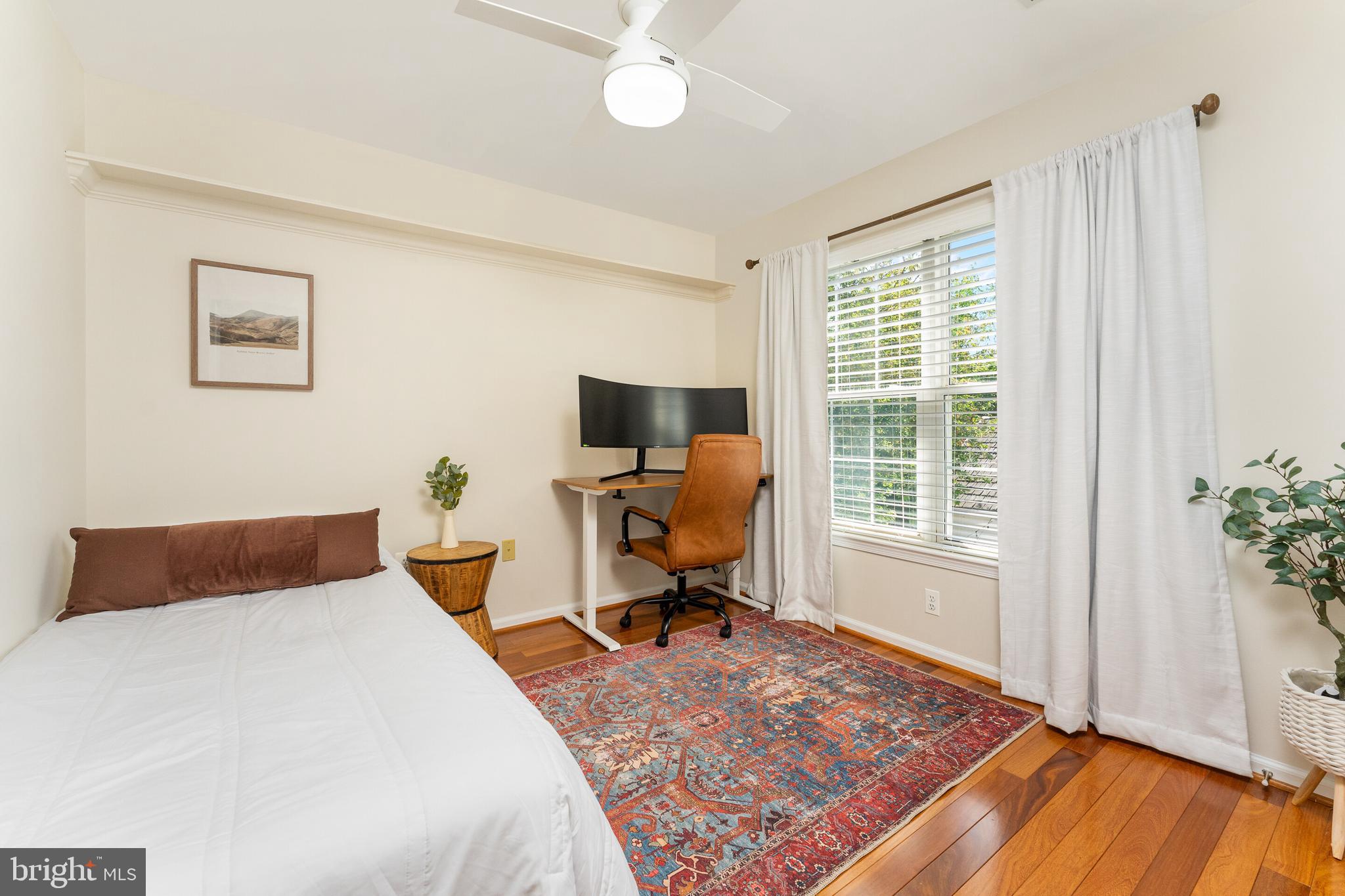 SOUTH RIDING - Residential