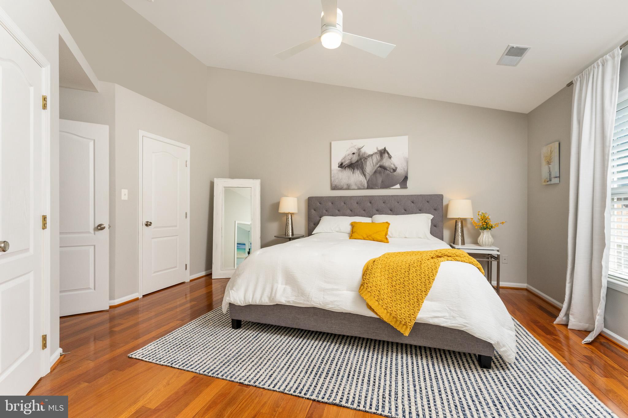 SOUTH RIDING - Residential