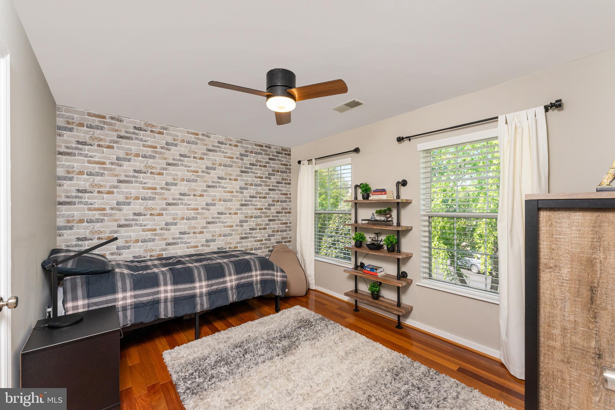 SOUTH RIDING - Residential