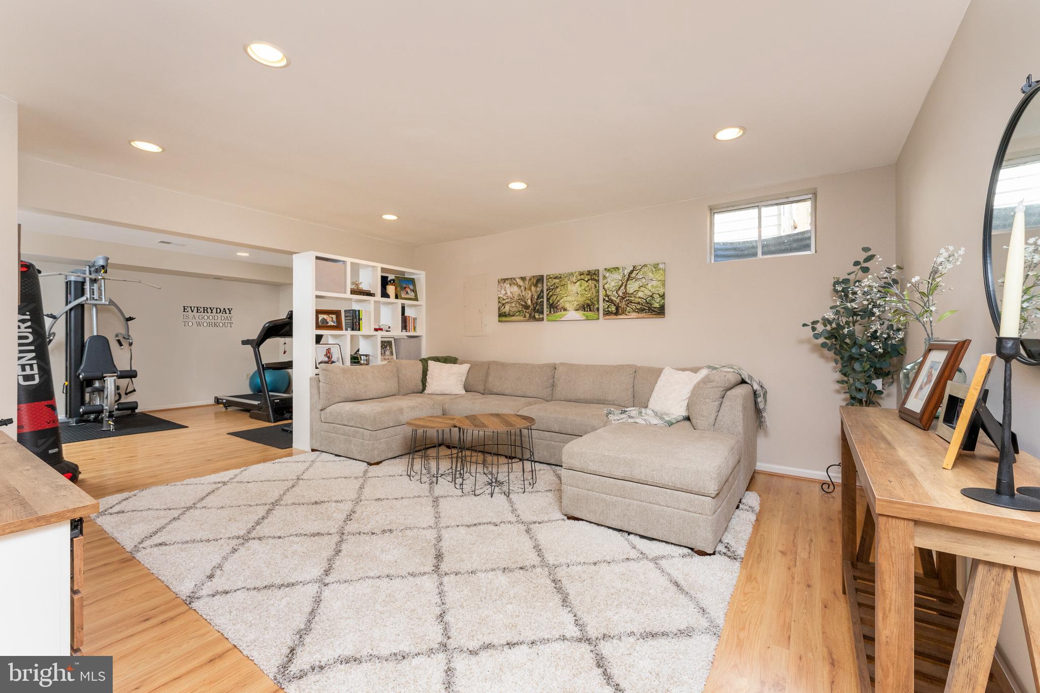 SOUTH RIDING - Residential