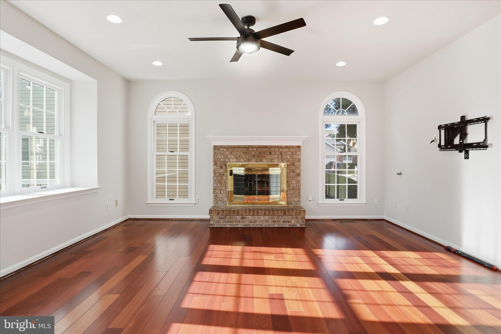 CENTURY OAK - Residential Lease