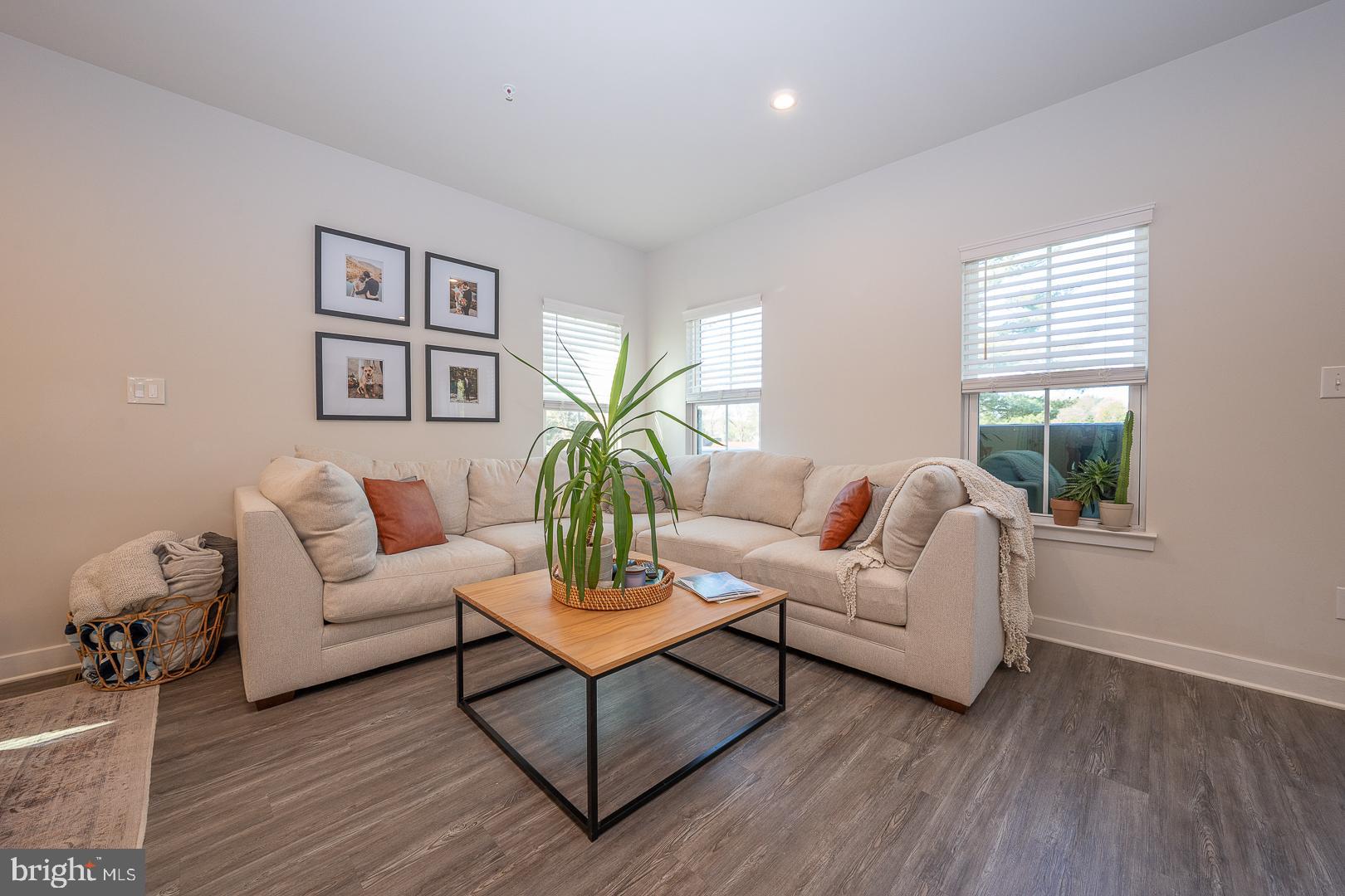 DOWNINGTOWN WALK - Residential