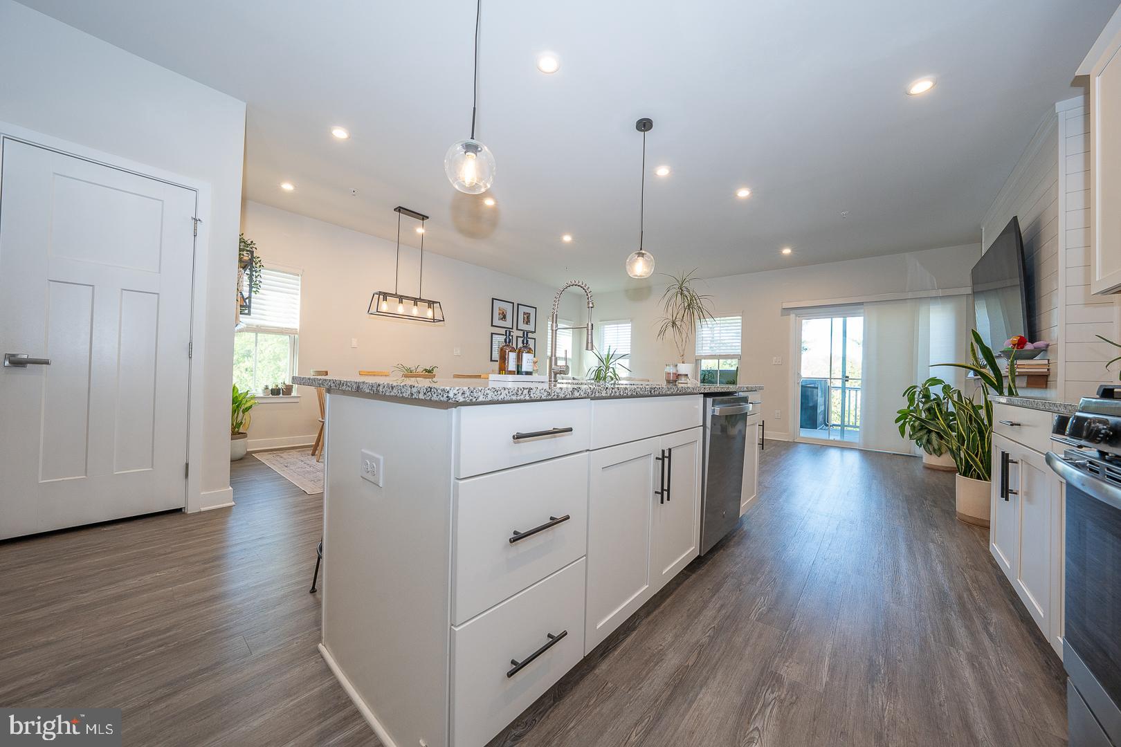 DOWNINGTOWN WALK - Residential