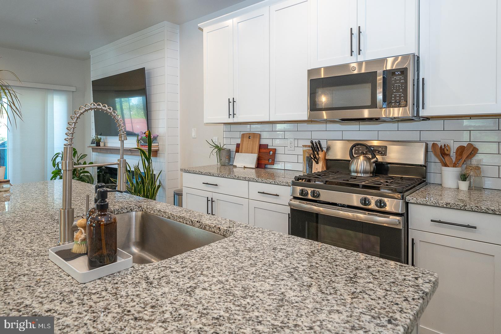 DOWNINGTOWN WALK - Residential