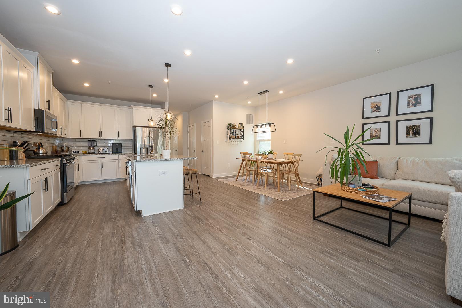 DOWNINGTOWN WALK - Residential