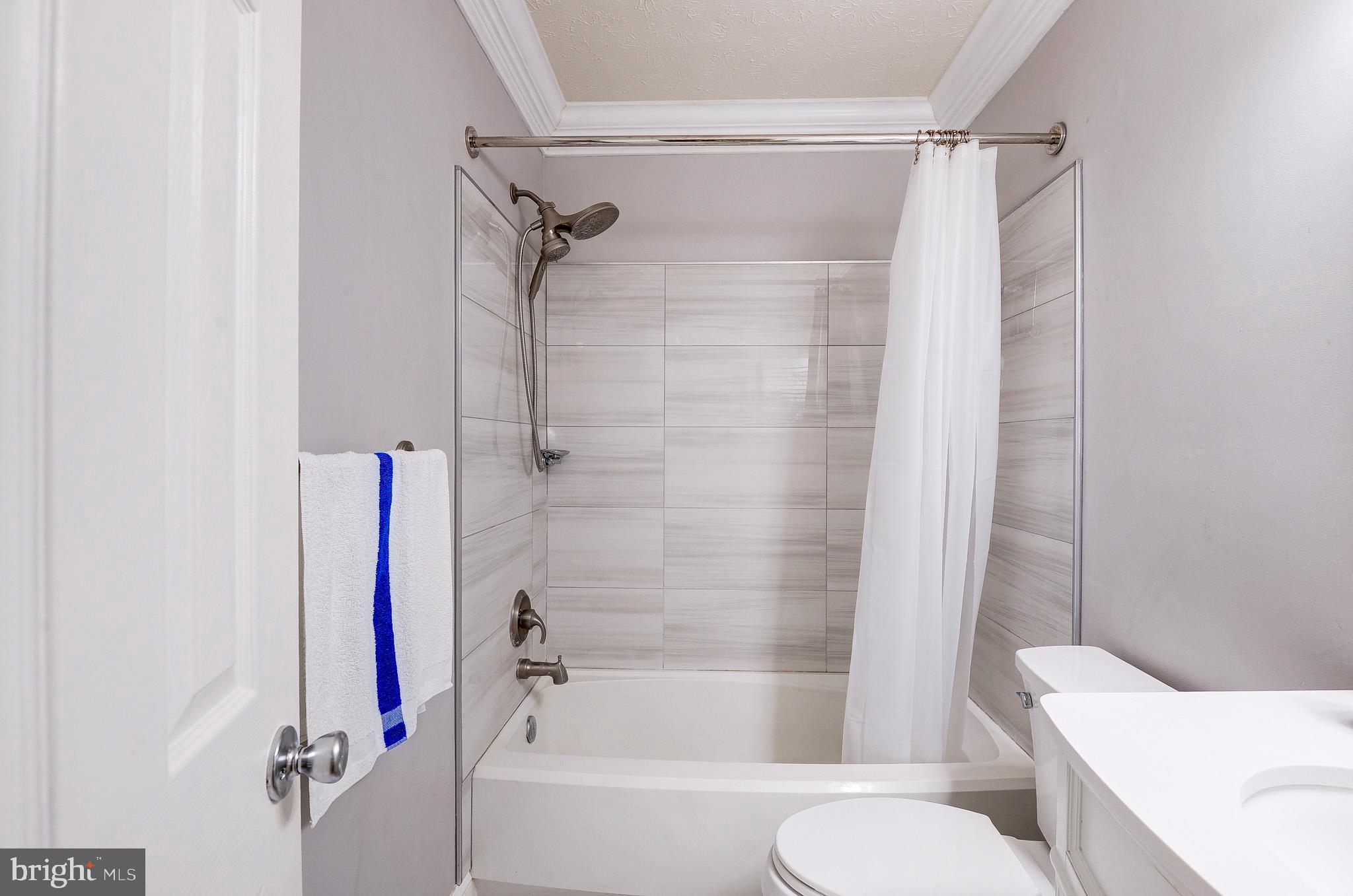 POTOMAC LAKES - Residential