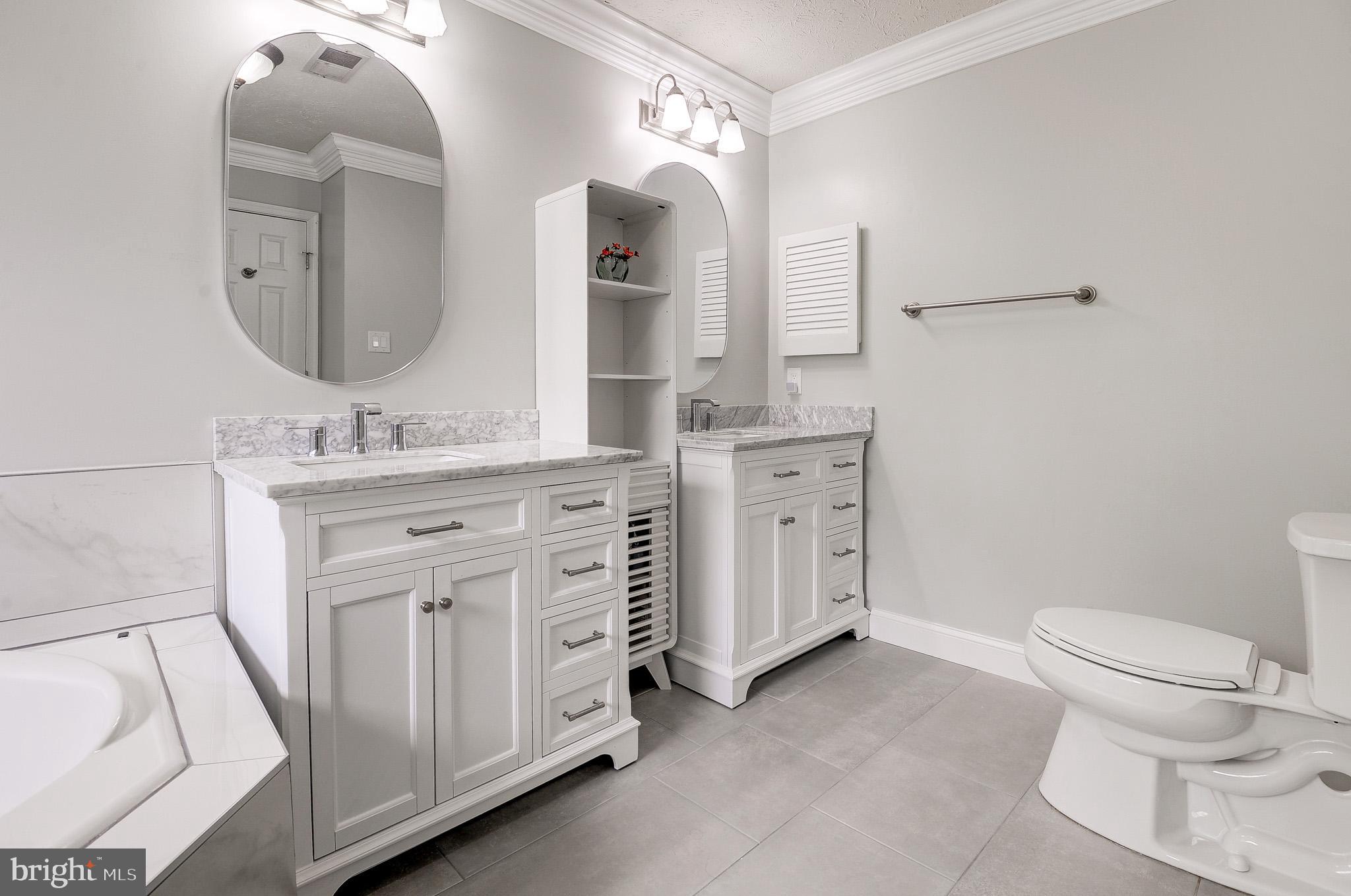 POTOMAC LAKES - Residential