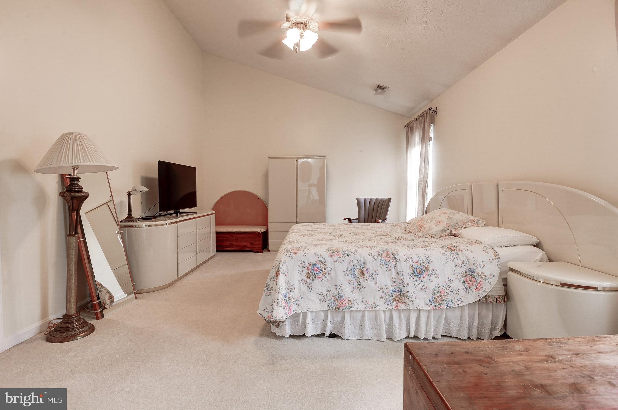 POTOMAC LAKES - Residential