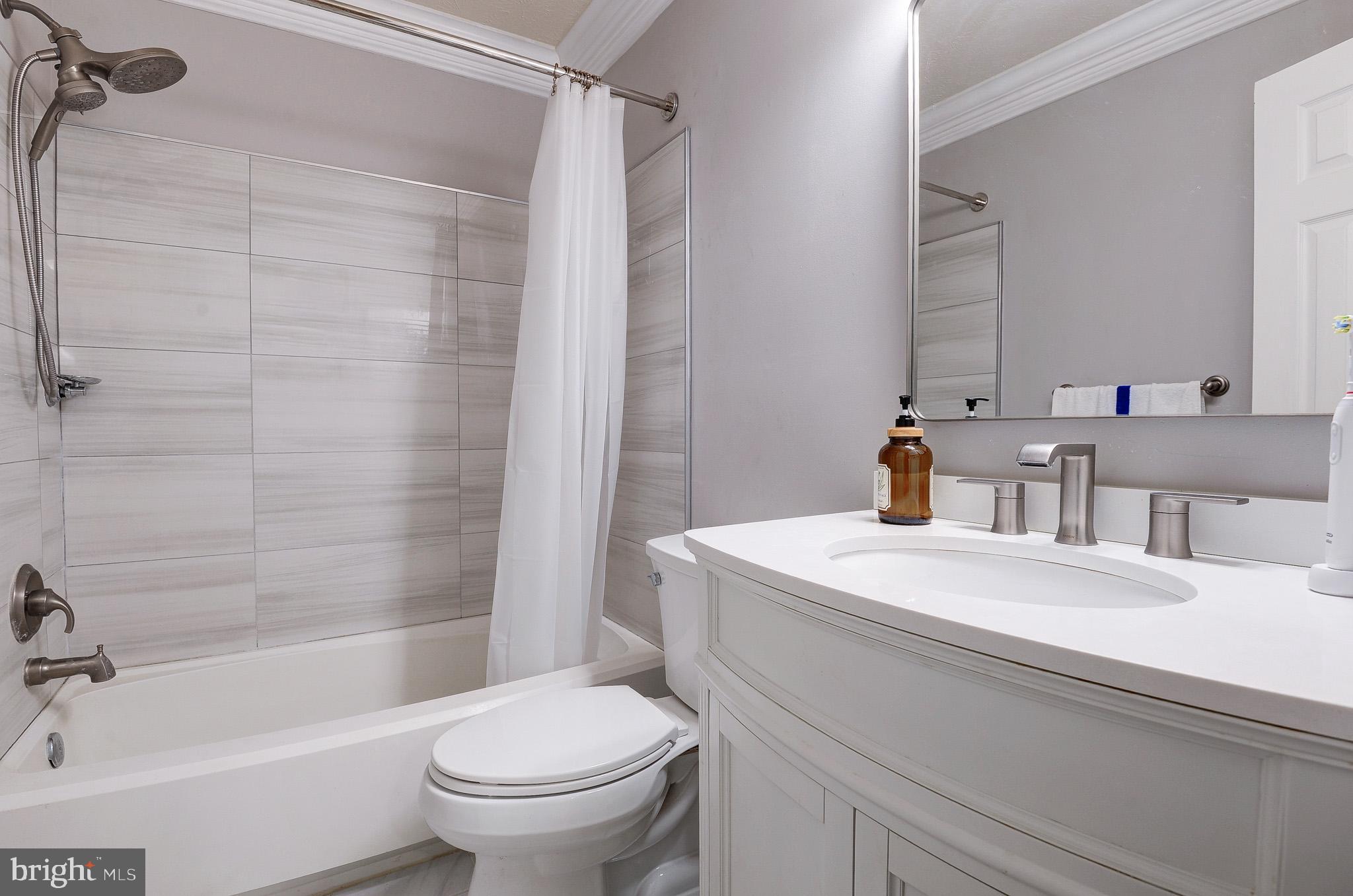 POTOMAC LAKES - Residential