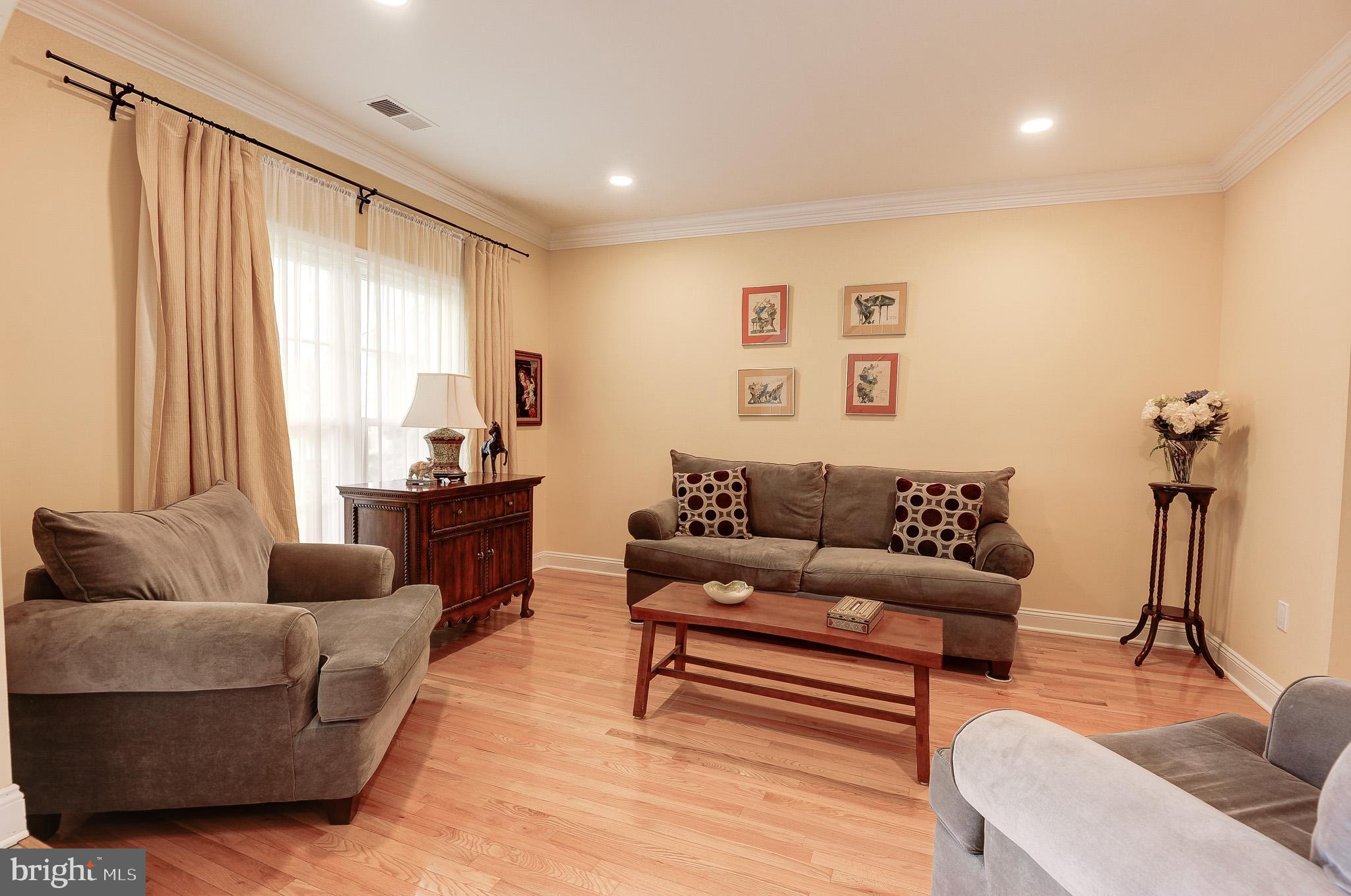 POTOMAC LAKES - Residential