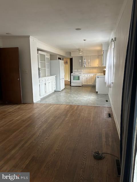 ROLLING KNOLLS - Residential