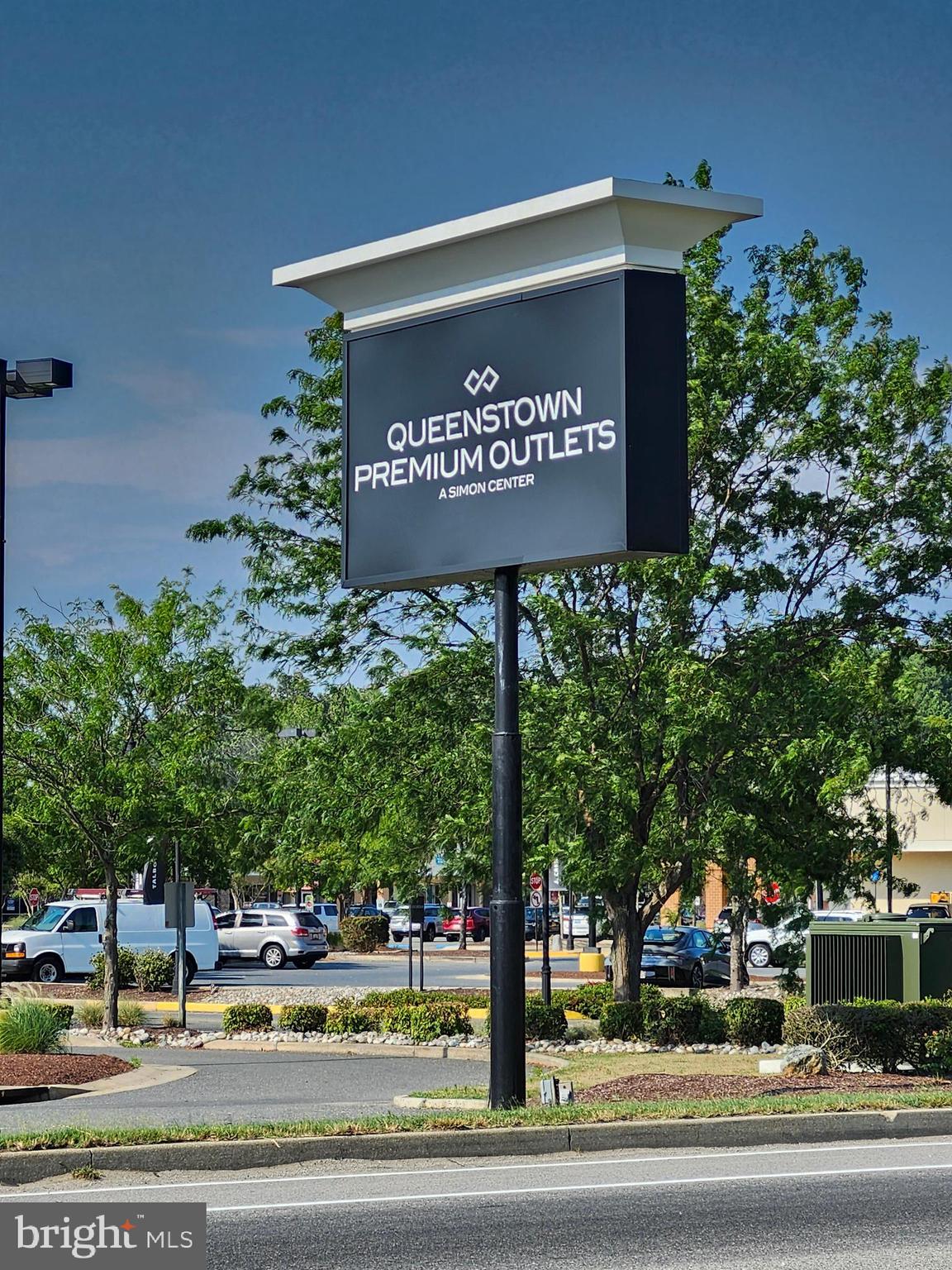 QUEEN ANNE COLONY - Residential