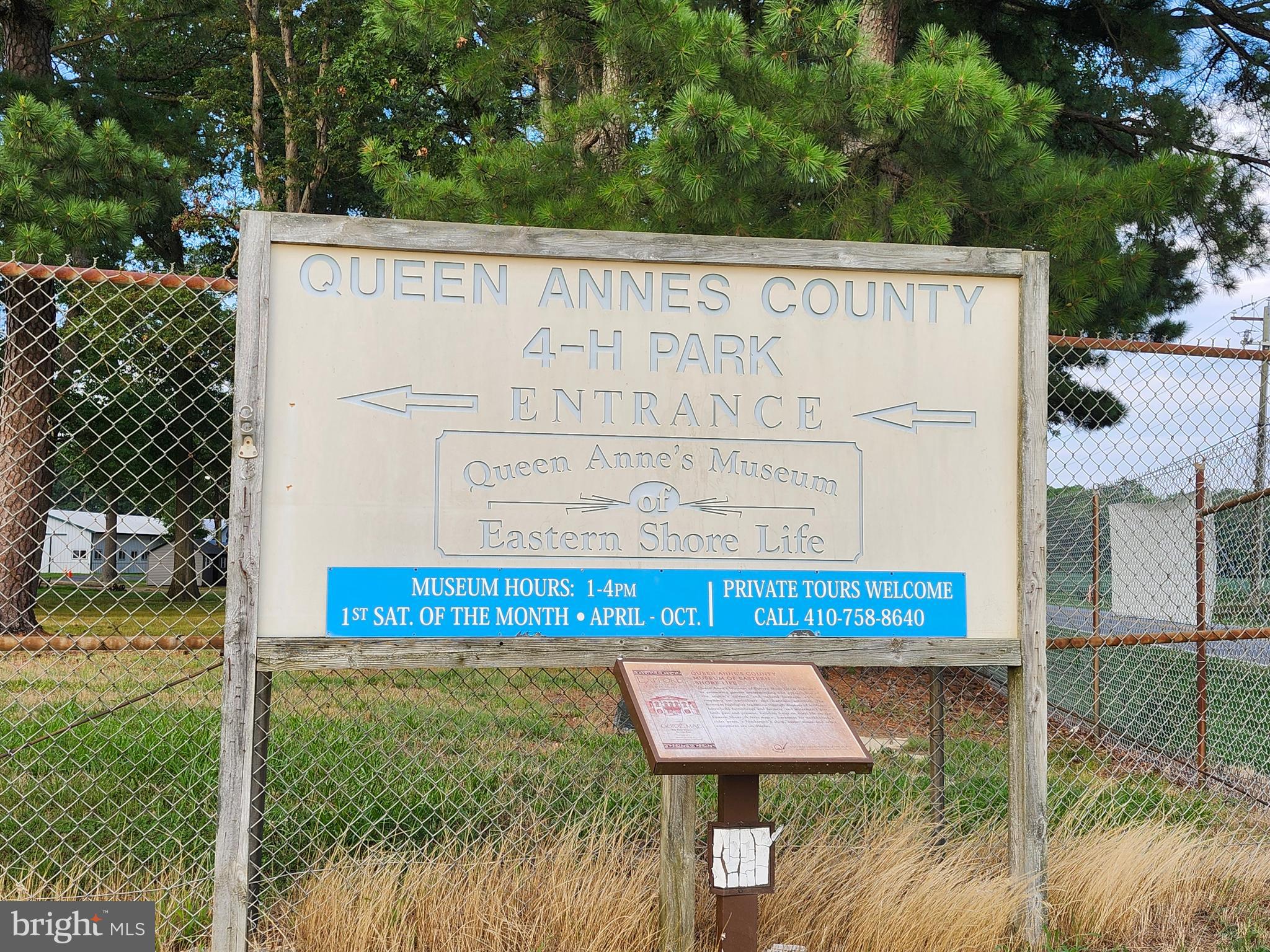 QUEEN ANNE COLONY - Residential