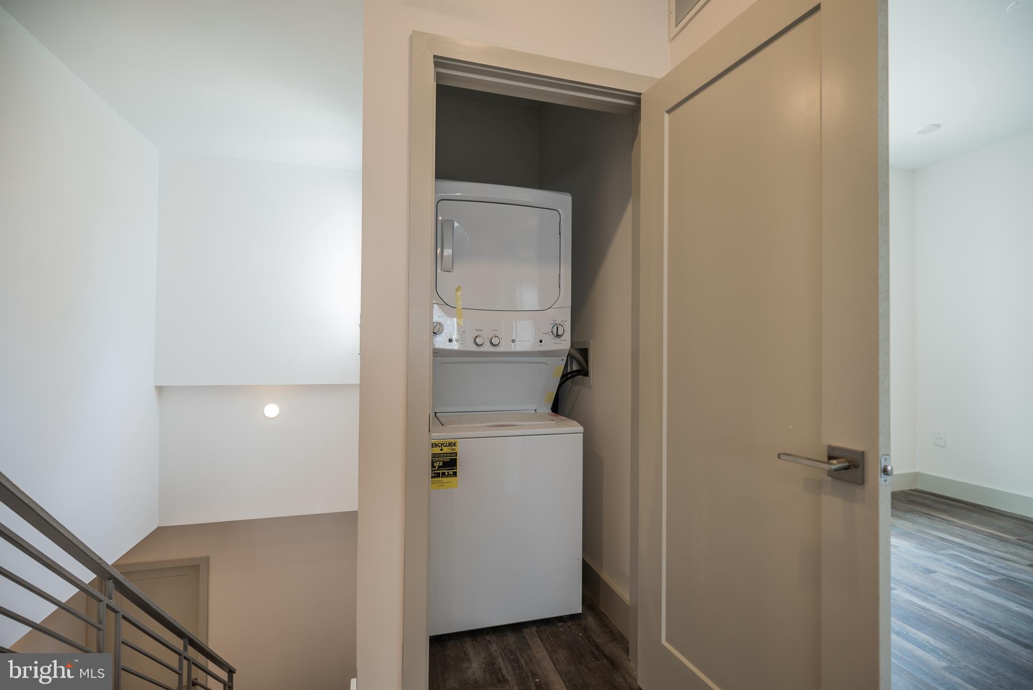 UNIVERSITY CITY - Residential Lease