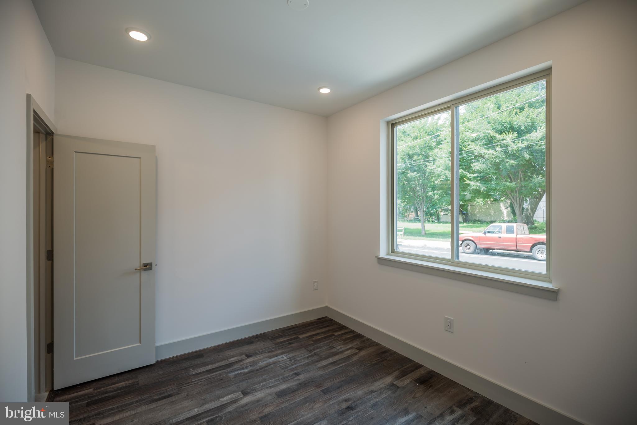 UNIVERSITY CITY - Residential Lease