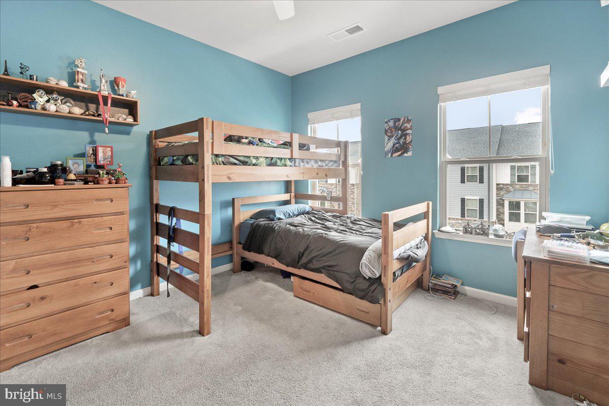 PONDVIEW - Residential