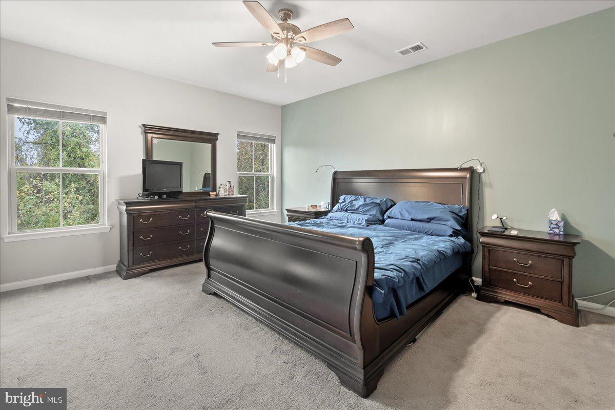 PONDVIEW - Residential