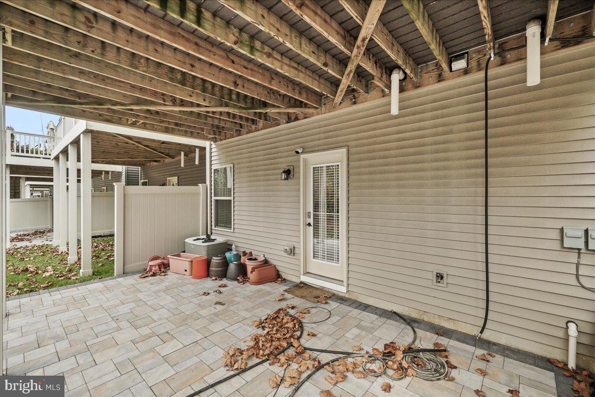 PONDVIEW - Residential