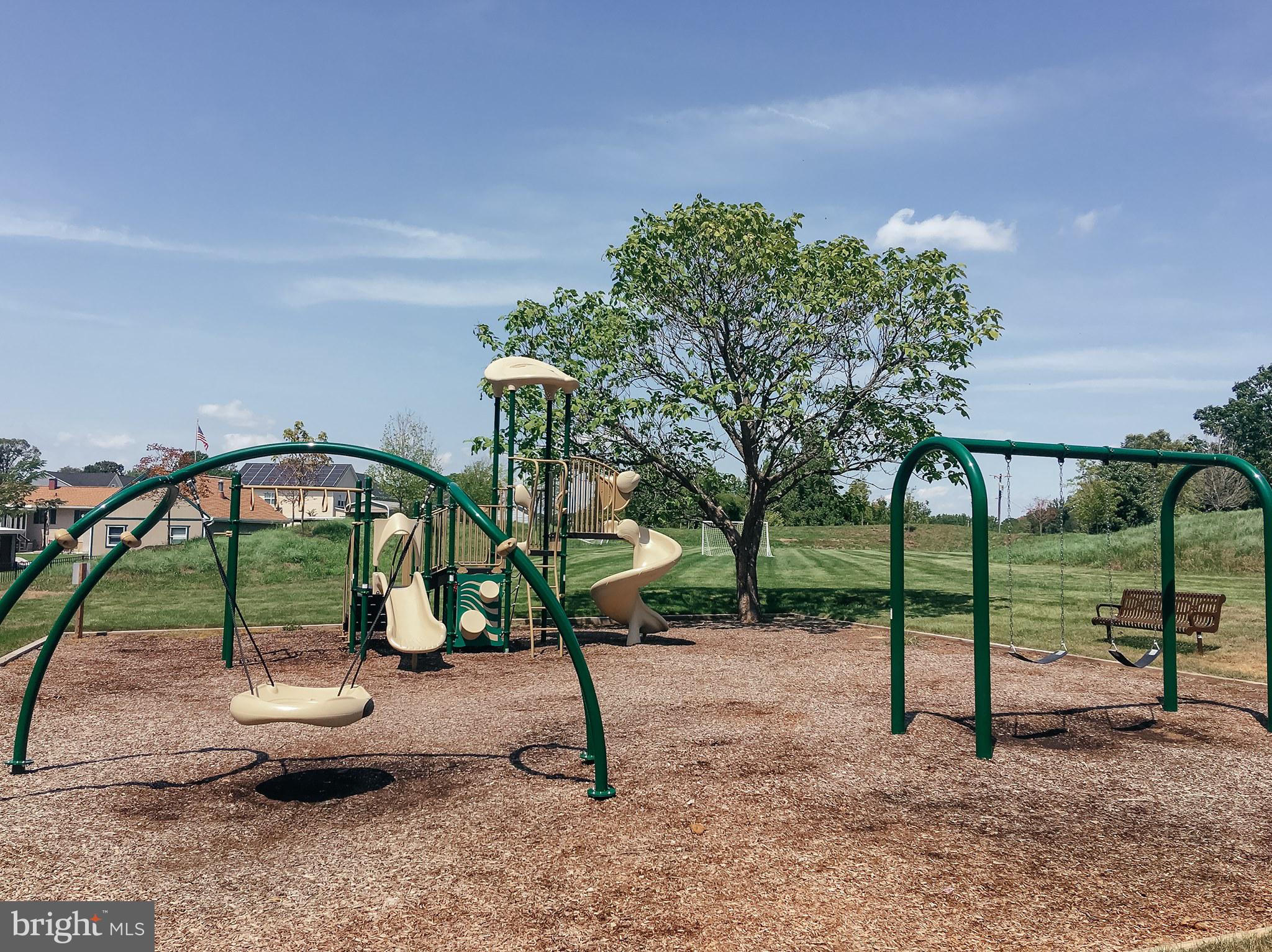 PONDVIEW - Residential