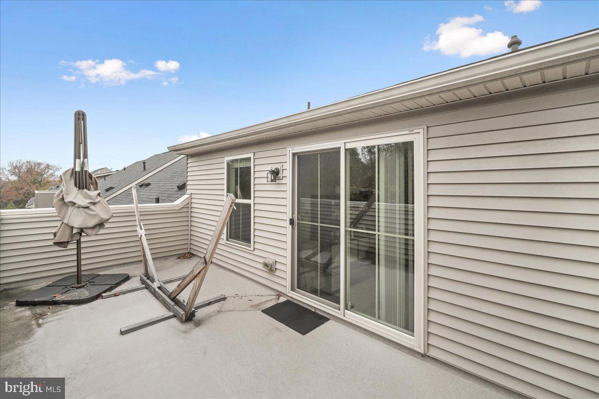 PONDVIEW - Residential