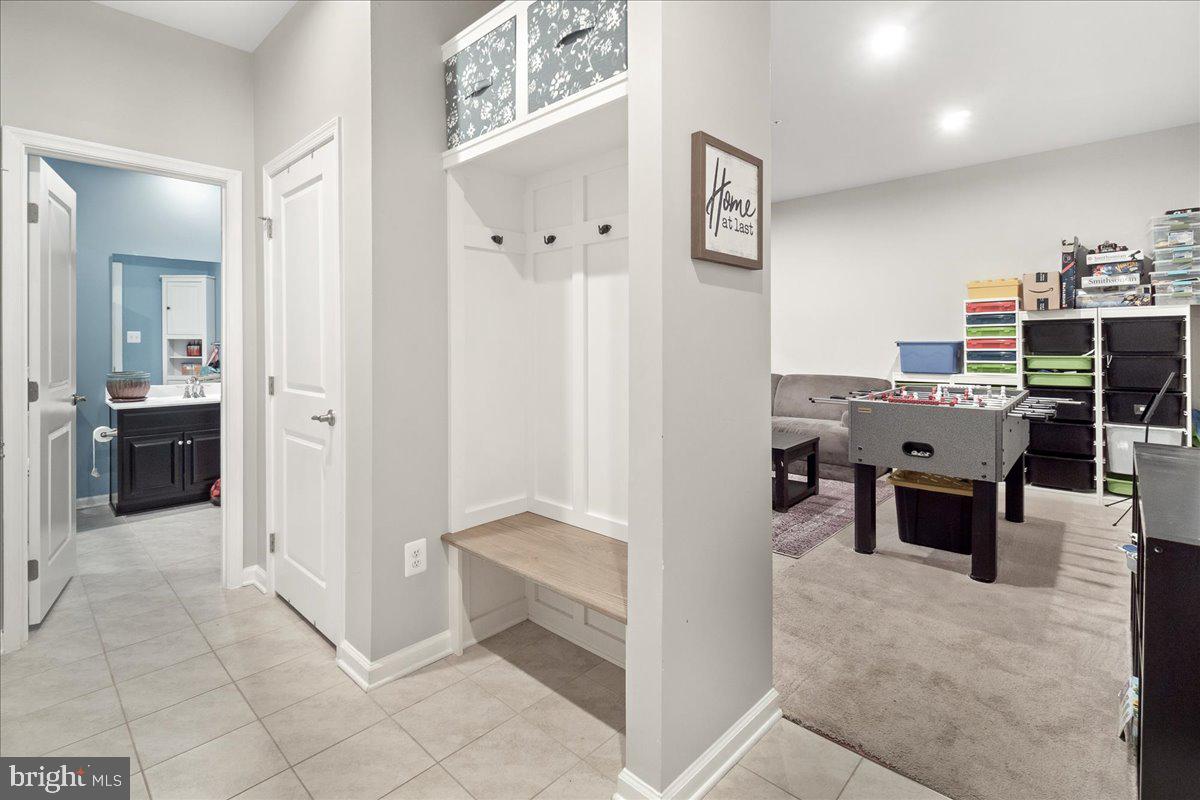 PONDVIEW - Residential