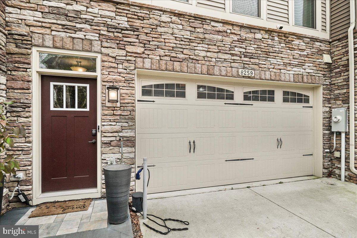 PONDVIEW - Residential