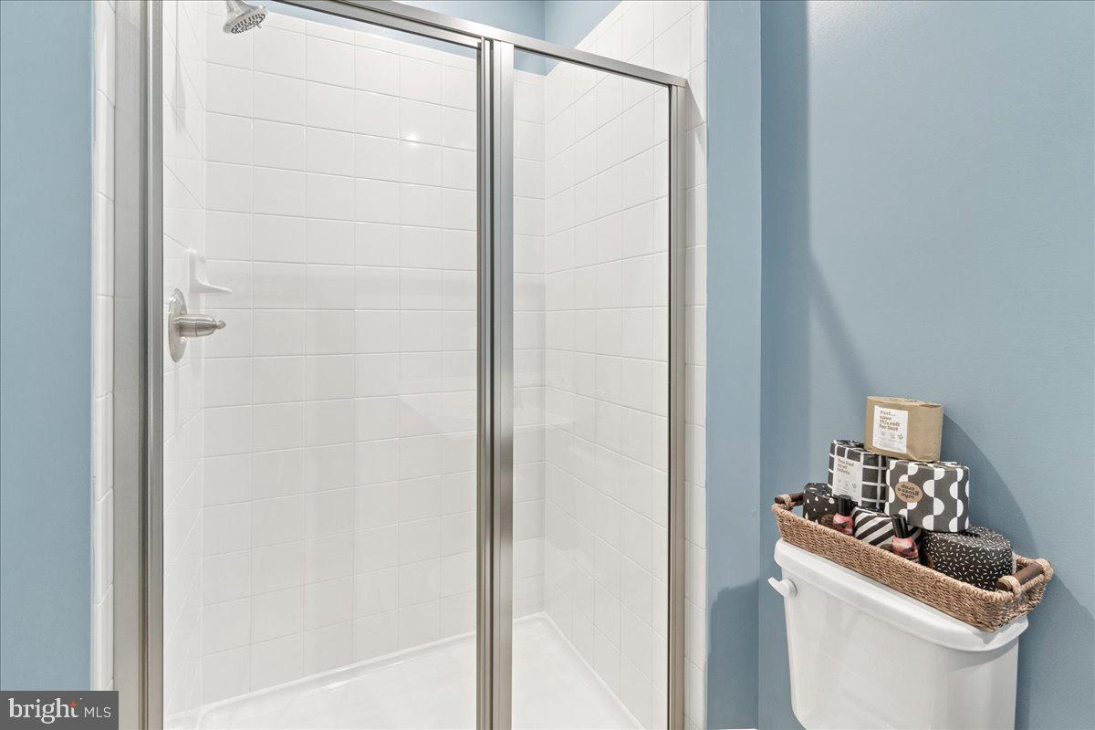 PONDVIEW - Residential