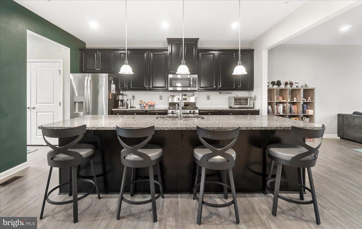 PONDVIEW - Residential