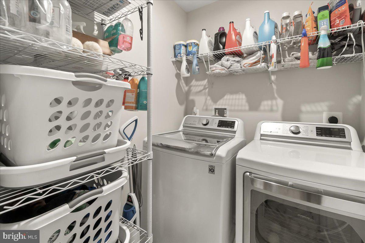 PONDVIEW - Residential