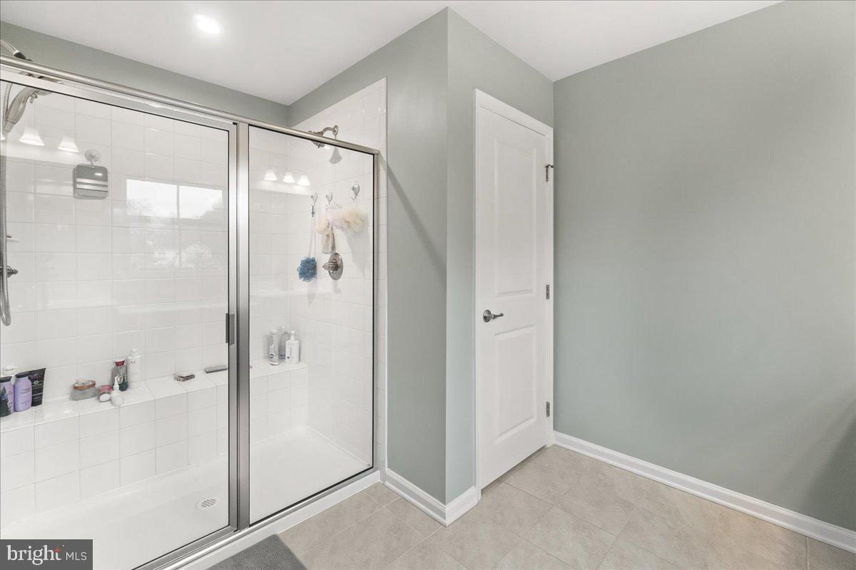 PONDVIEW - Residential