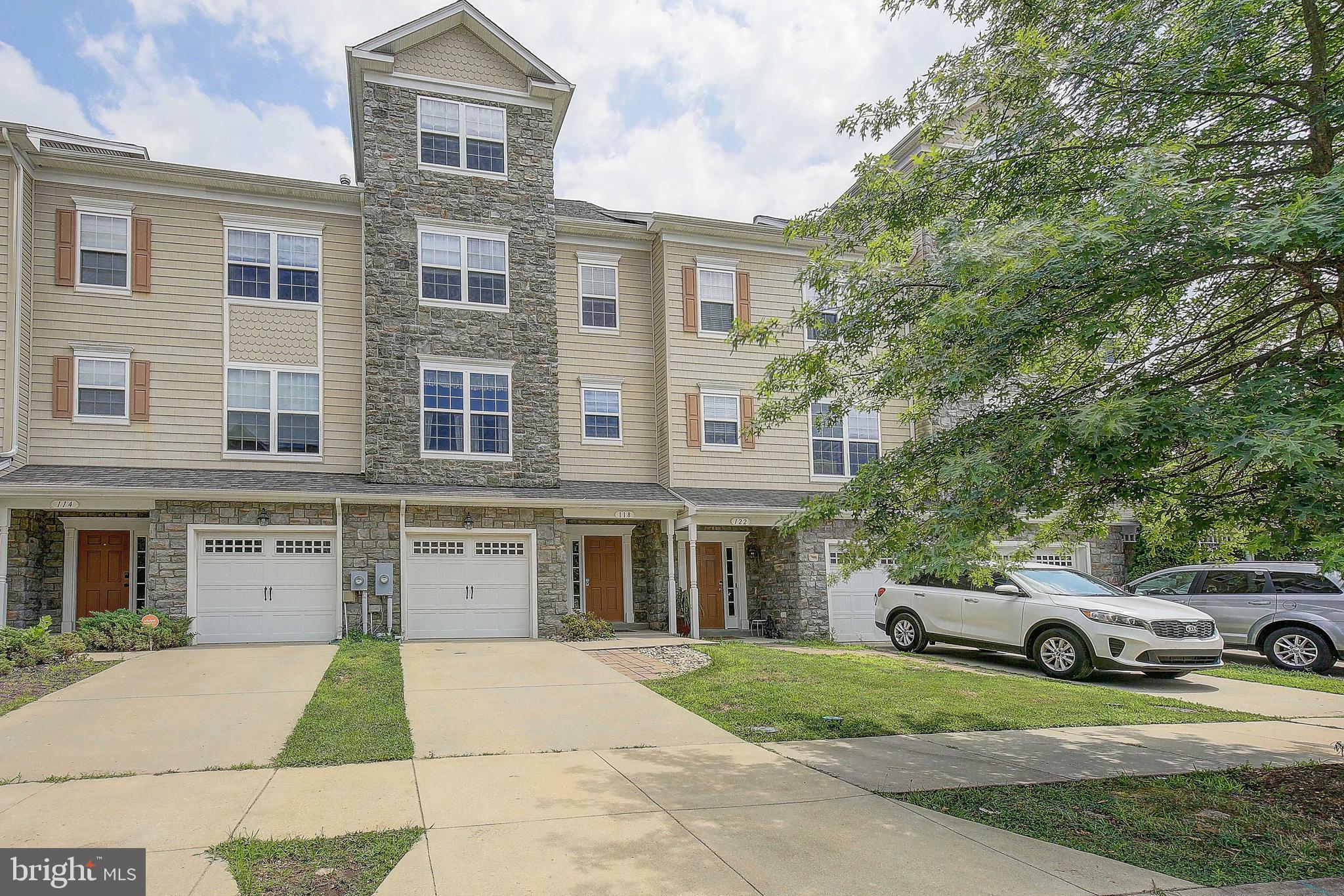 WHISPERING WOODS - Residential