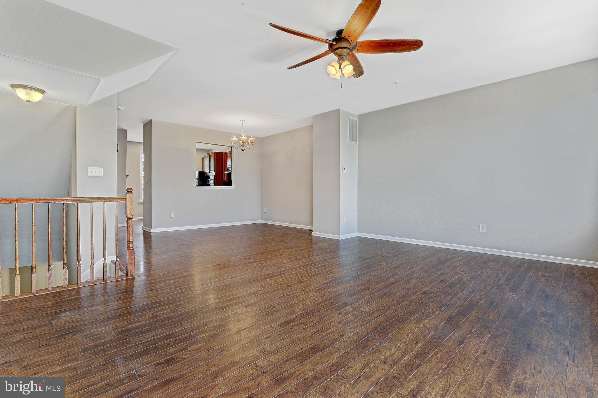 WHISPERING WOODS - Residential