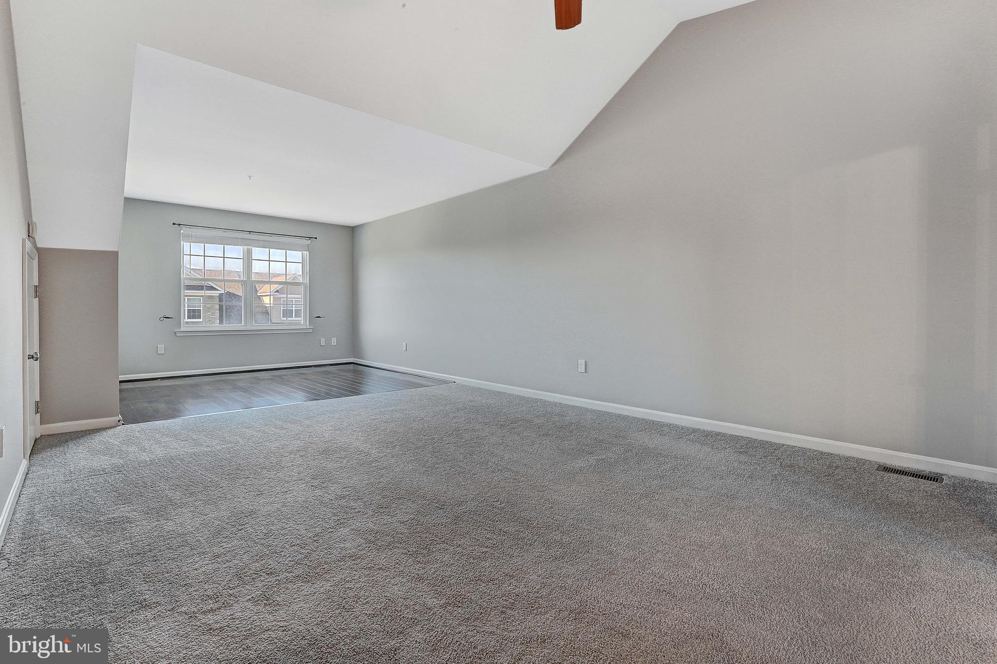 WHISPERING WOODS - Residential