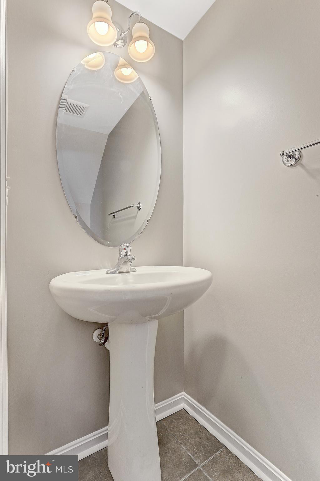 WHISPERING WOODS - Residential