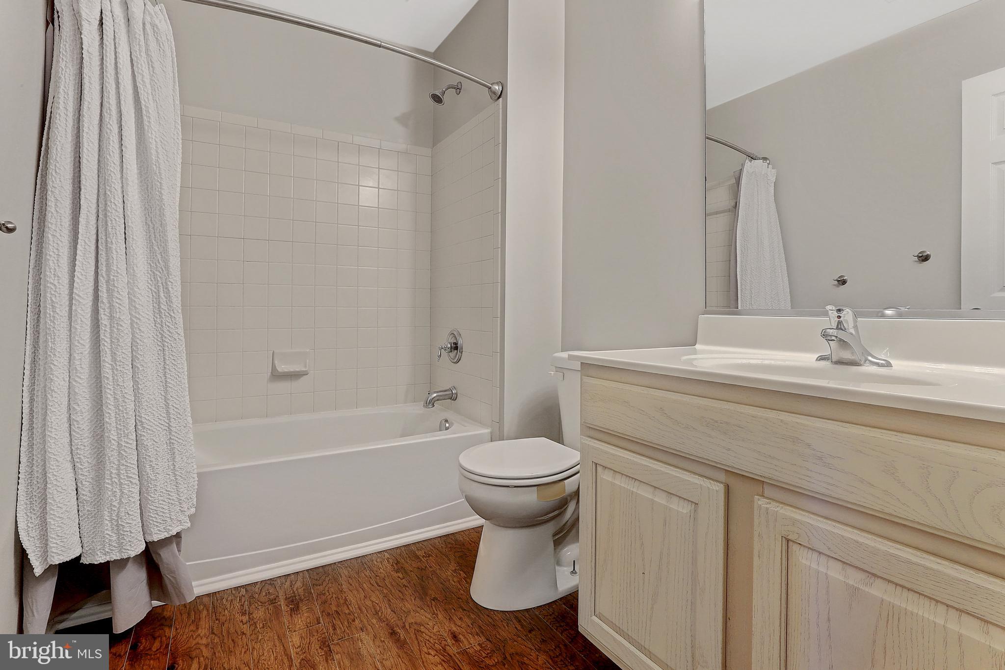 WHISPERING WOODS - Residential