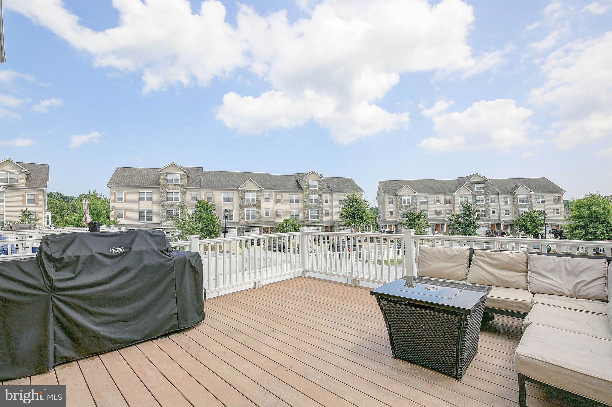 WHISPERING WOODS - Residential