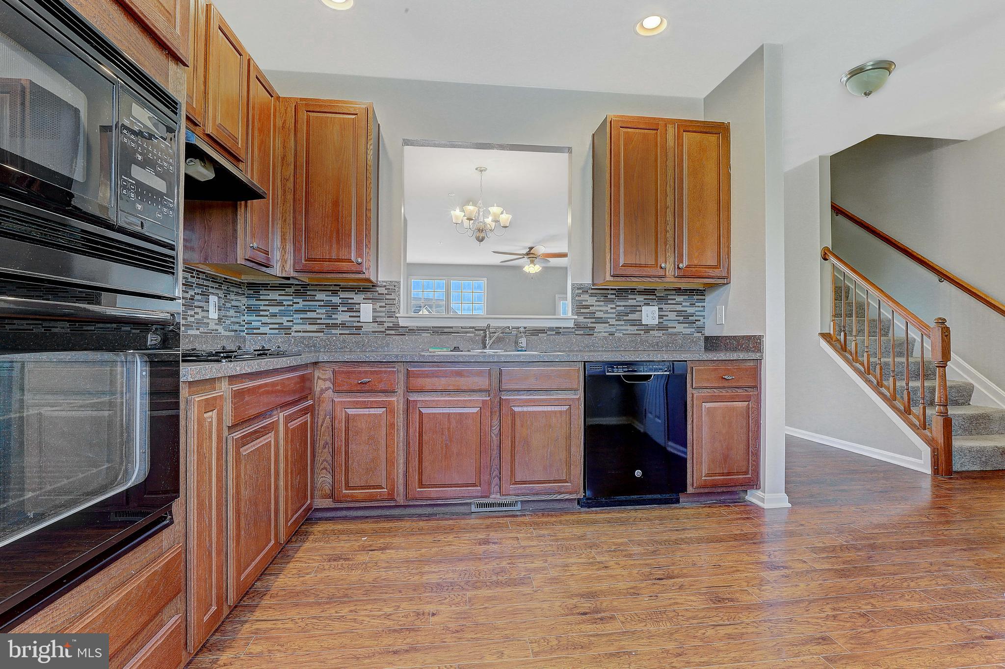 WHISPERING WOODS - Residential