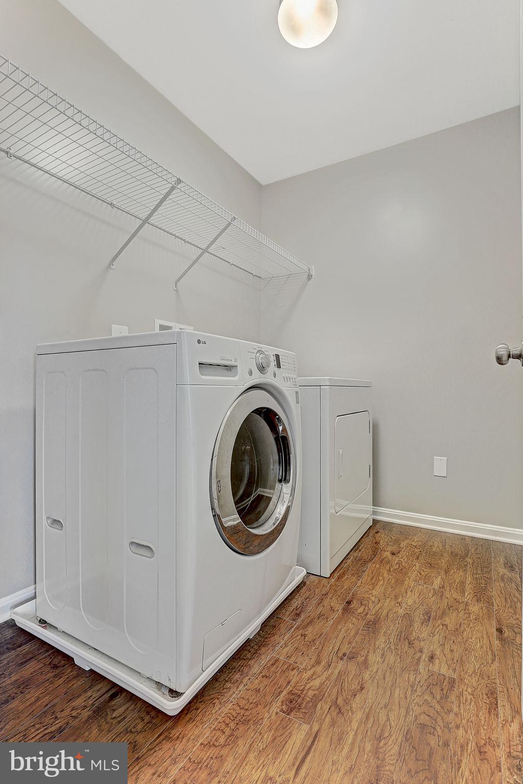 WHISPERING WOODS - Residential