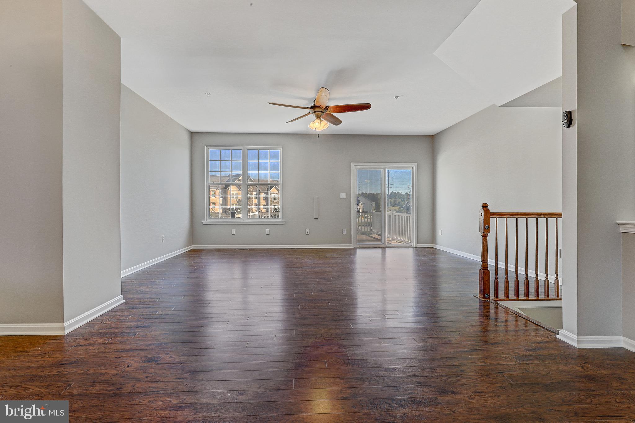 WHISPERING WOODS - Residential