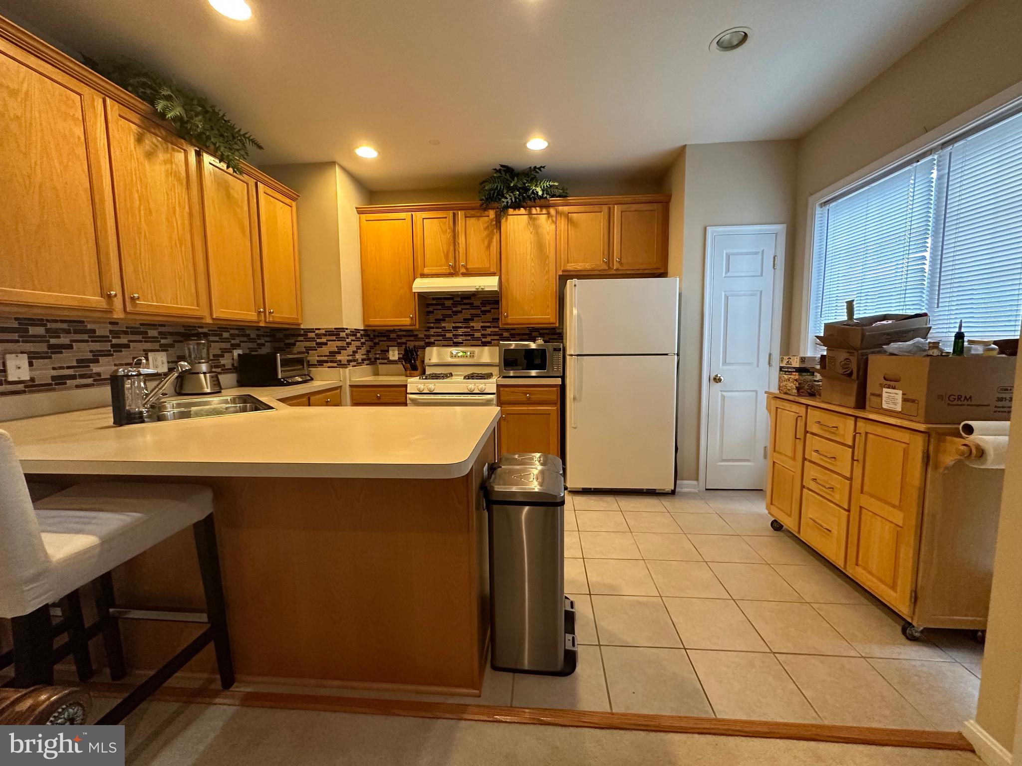 LAUREL HILL - Residential Lease