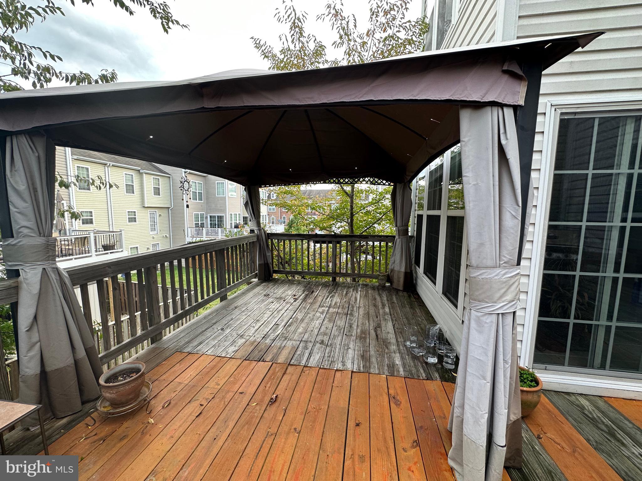 LAUREL HILL - Residential Lease