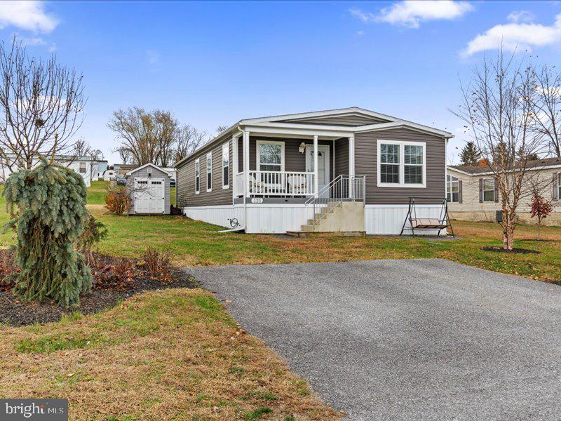 ORCHARD HILLS - Residential